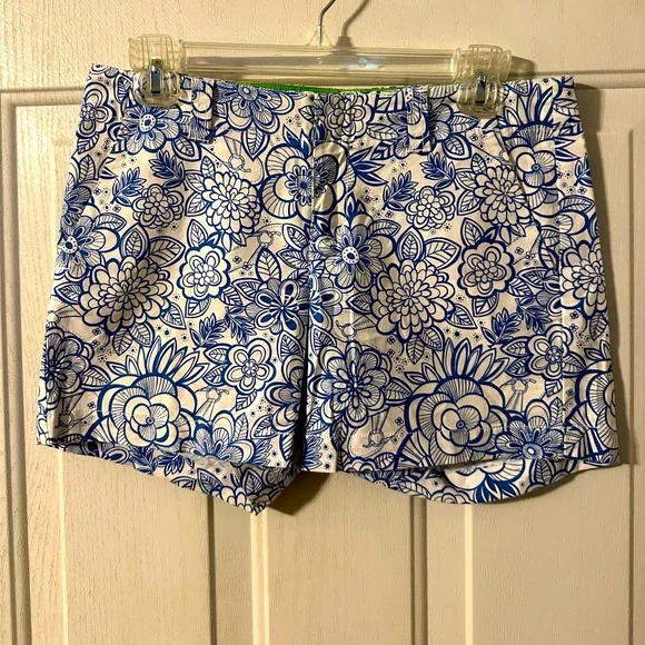 *FINAL PRICE* Lilly Pulitzer Palm Beach Fit Blue and White Floral Shorts - Picture 1 of 9